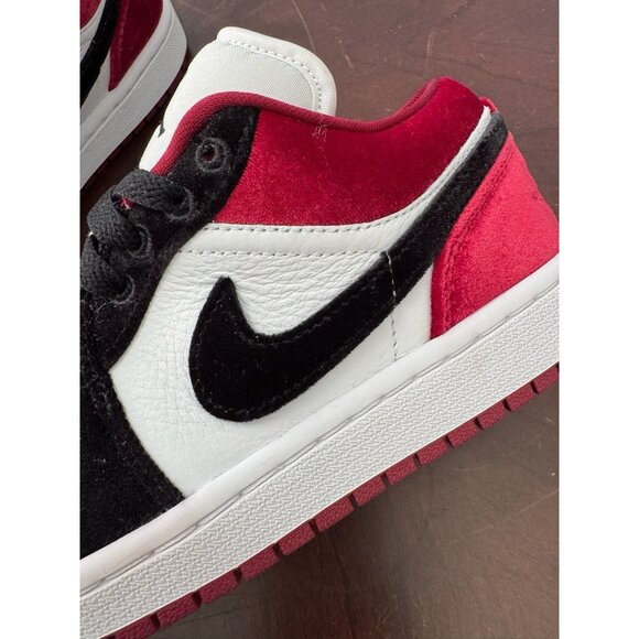 NWT Women’s Nike Air Jordan 1 Low SE 'Velvet Black Toe' Size 7.5 - Picture 2 of 6